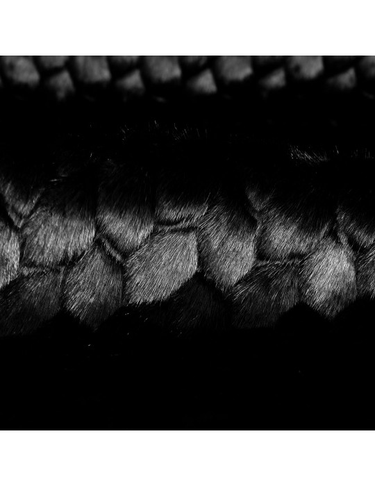 Fourrure synthétique formes hexagonales 150 cm noir