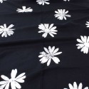 Coupon viscose pétales blanches 50 x 140 cm Coupon viscose pétales blanches 50 x 140 cm
