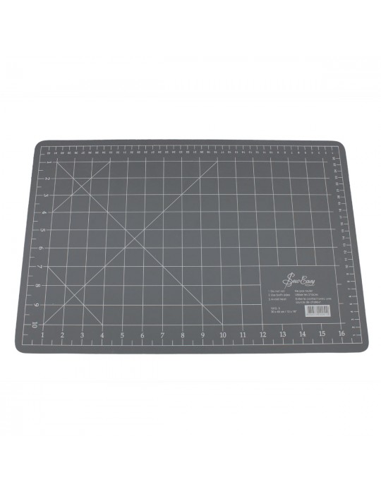 Planche de découpe PVC 45 x 30 cm gris