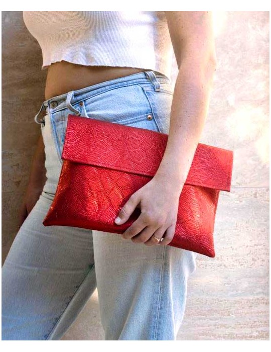 Tissu simili cobra rouge métal