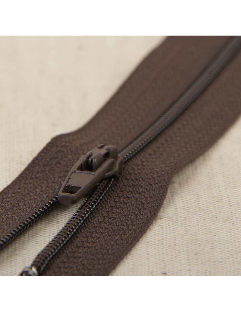 Fermeture fine polyester 35 cm marron Fermeture fine polyester 35 cm marron