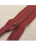Fermeture fine polyester 35 cm rouge Fermeture fine polyester 35 cm rouge