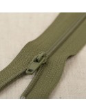 Fermeture fine polyester 35 cm vert Fermeture fine polyester 35 cm vert