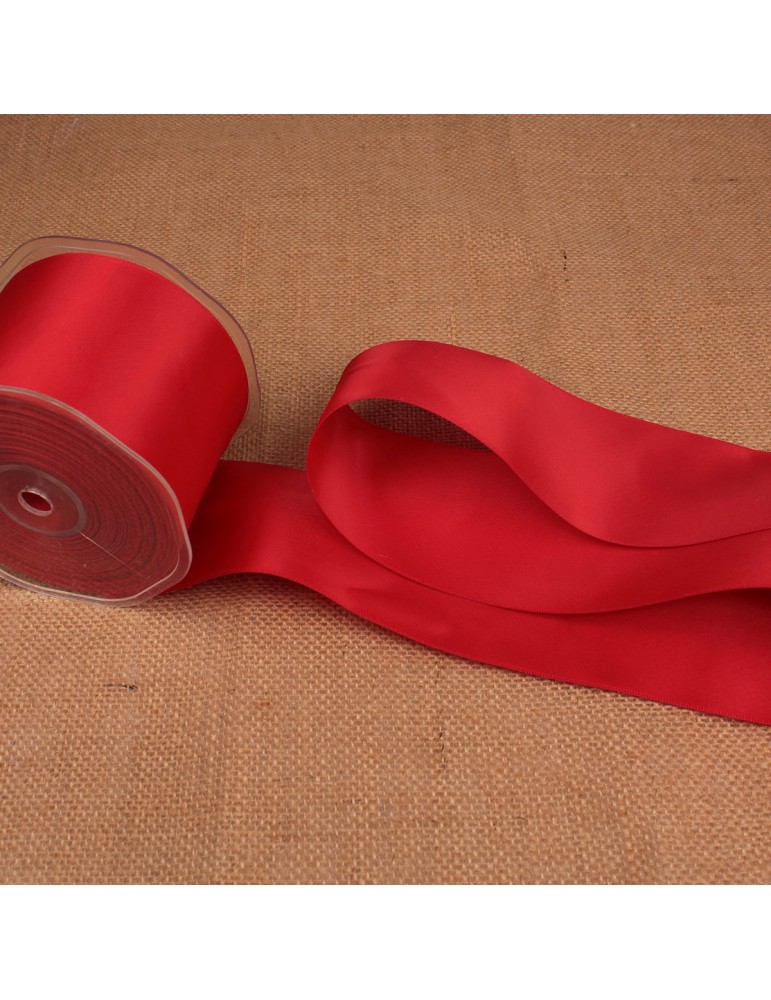Ruban satin double face 62 mm rouge Ruban satin double face 62 mm rouge