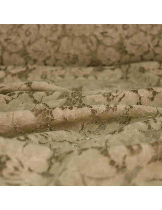 Tissu dentelle florale vert