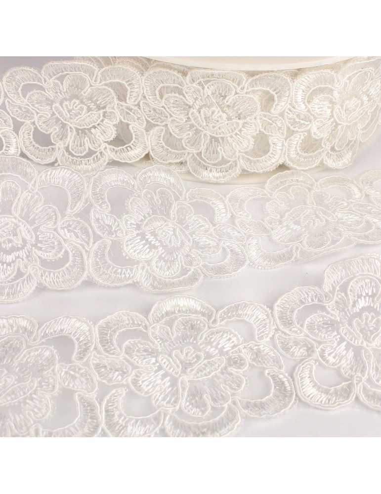 Galon brodé fleurs 50 mm blanc