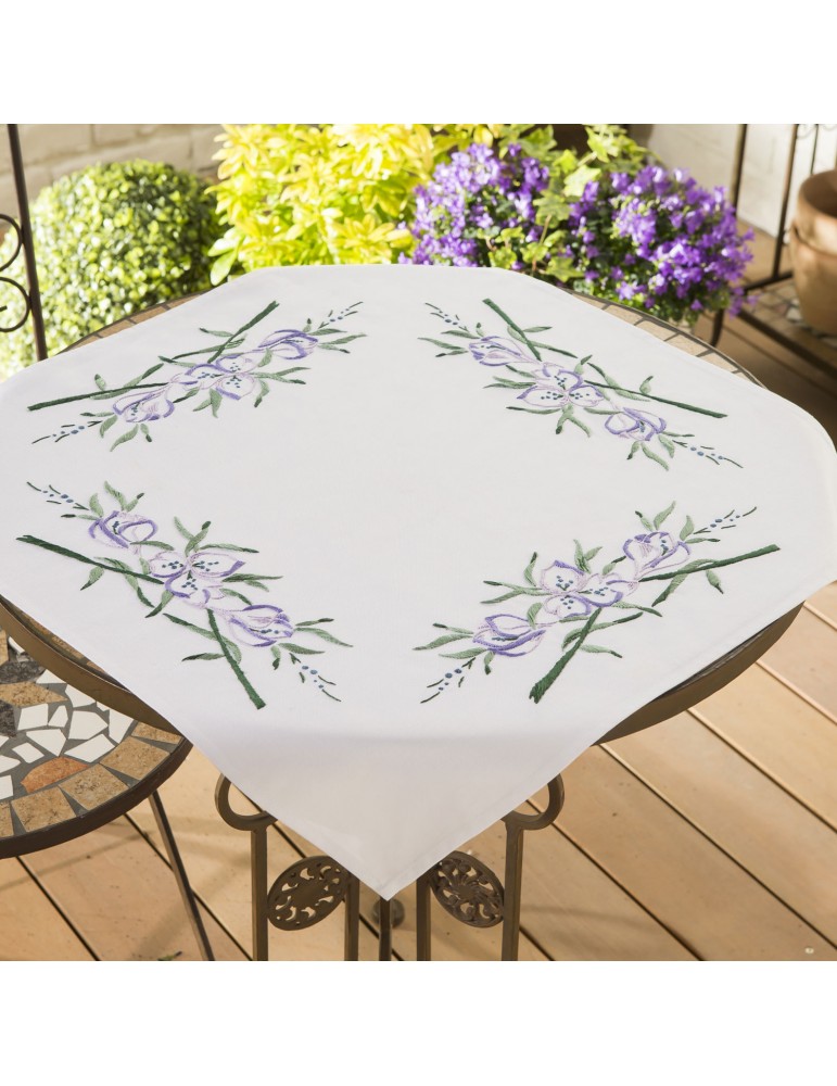 Nappe à broder 80x80cm multicolore Nappe à broder 80x80cm multicolore